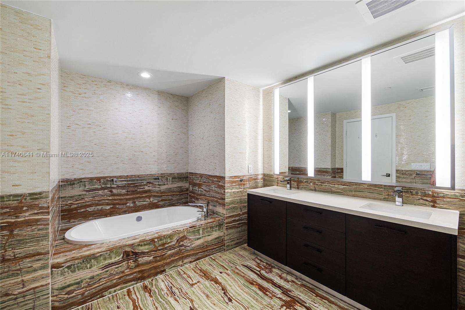 One Ocean Unit #304 | Picture 16