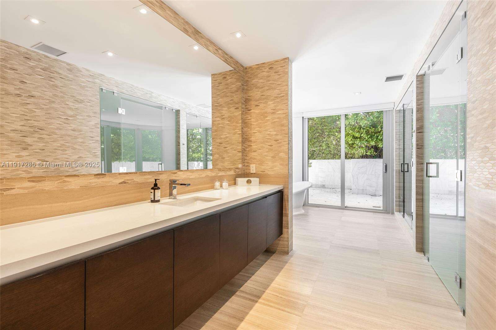 One Ocean Unit #207 | Picture 22